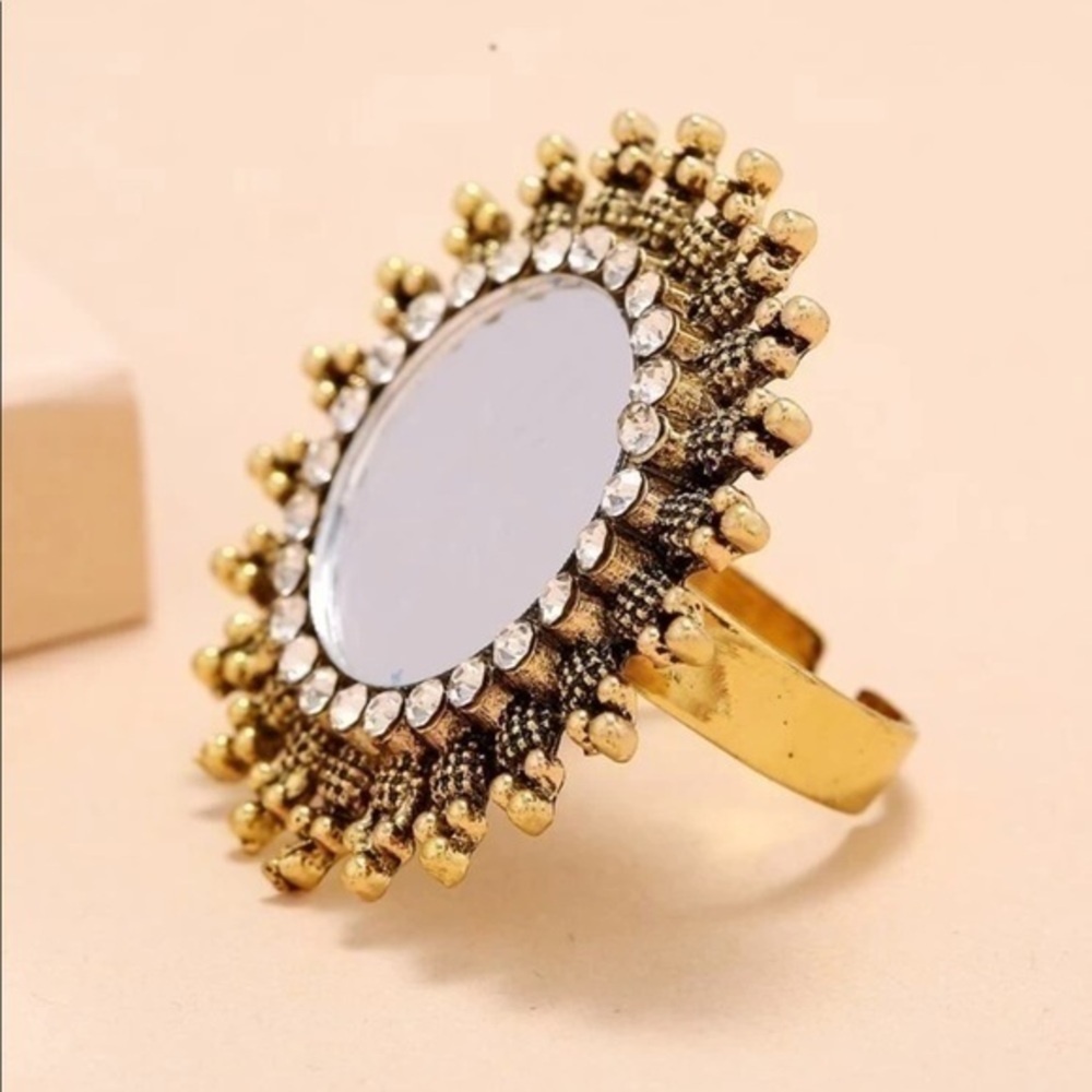 π Round mirror πͺ statement ring - Picture 2 of 5